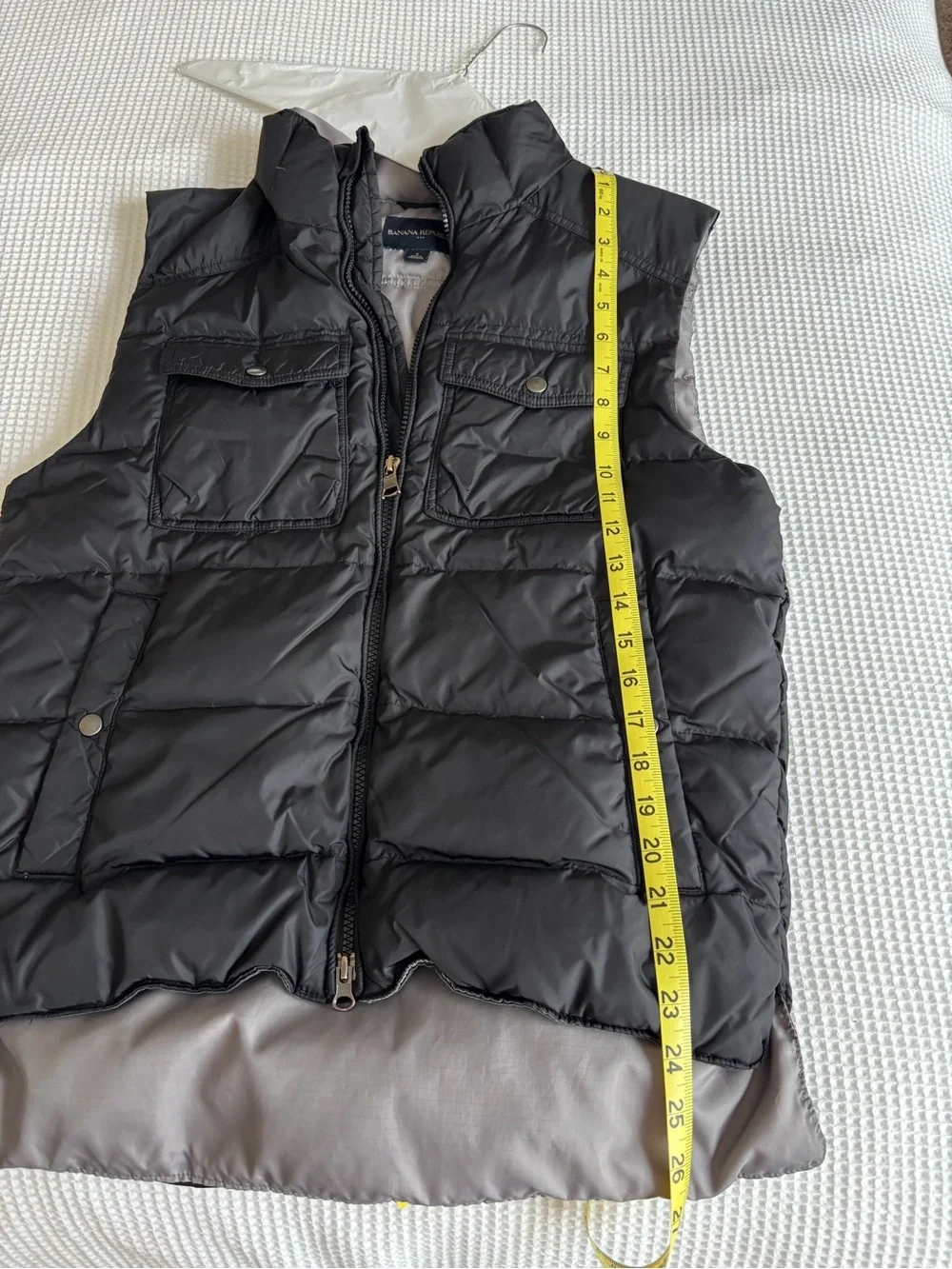 Banana Republic Black and Light Gray Puffer Vest